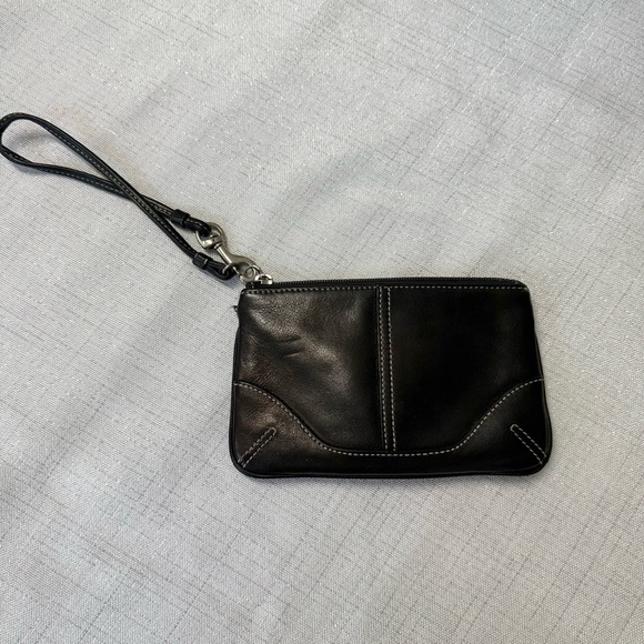 Coach Solid Black Smooth Leather Wristlet Top Zip - Picture 2 of 5